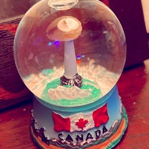 Canada snow globe!